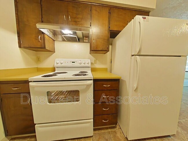 Foto del edificio - 685 NW Linden