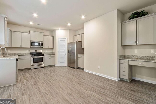 Building Photo - 158 Malbone St SW