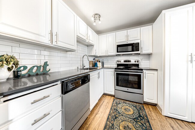 Building Photo - CityScape: Leasing Specials! Newly Renovated Premier Location in Bellevue, Rooftop Entertainment ...