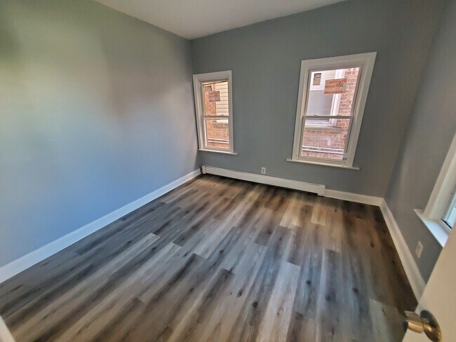 Building Photo - 231 Lakeview Ave