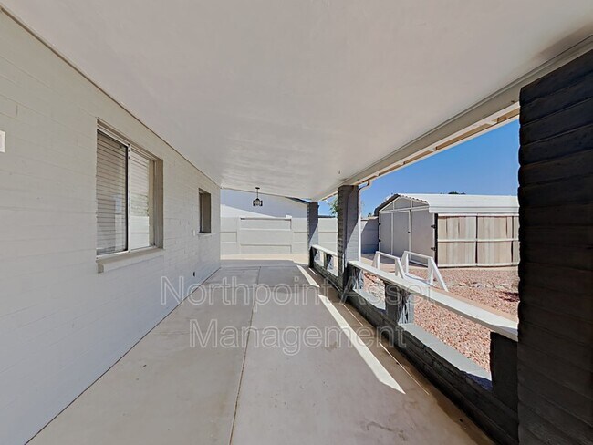 Building Photo - 11823 N 49th Dr
