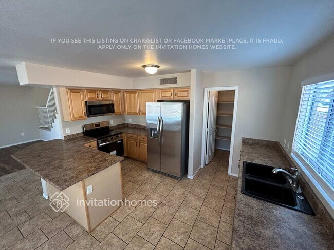Building Photo - 7005 S 39th Dr