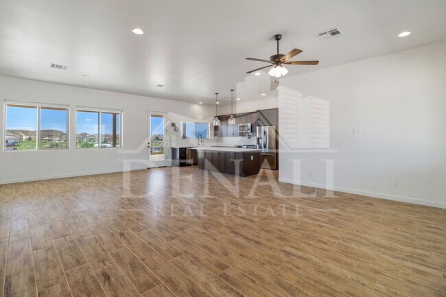 Foto del edificio - 48126 N Coyote Pass Rd