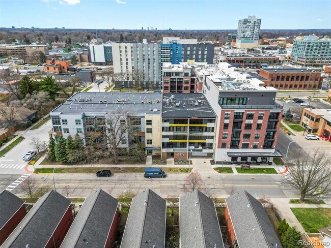 Foto del edificio - 610 S Troy St