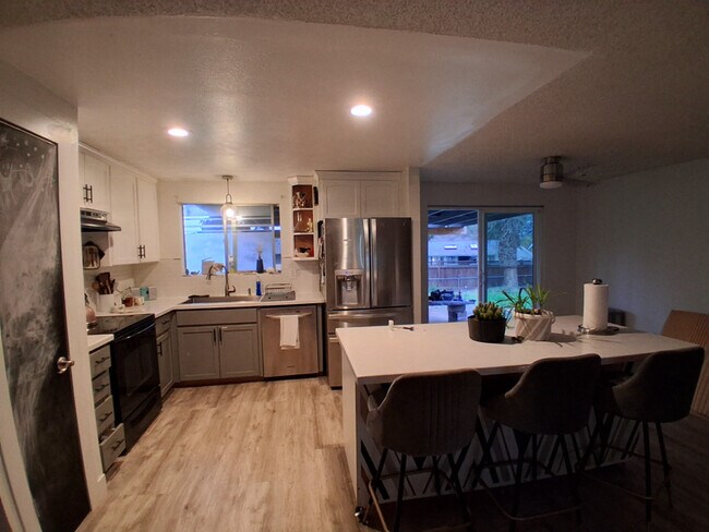 Foto del edificio - 346 NW Dory Dr