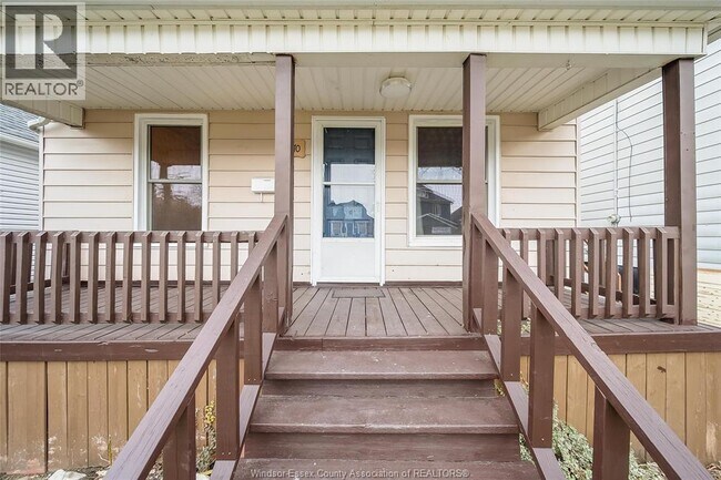 Building Photo - 1168-1170 MOY AVENUE Unit# MAIN UNIT