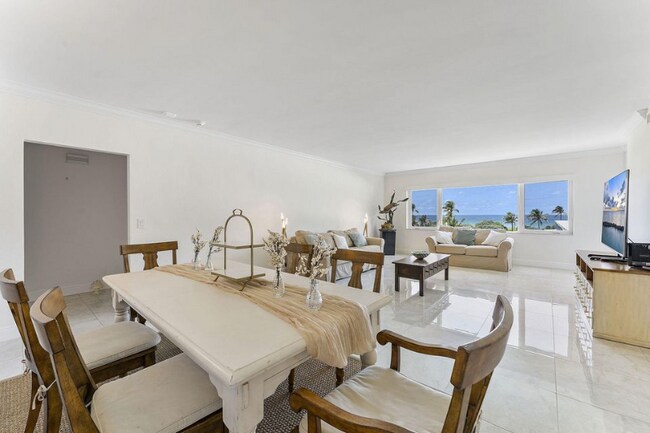 Foto del edificio - 120 N Ocean Blvd