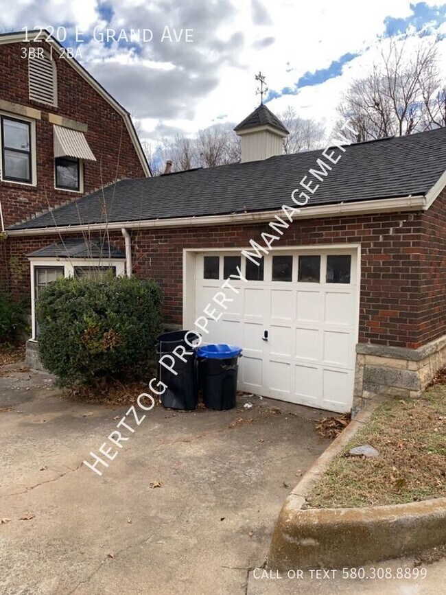 Foto del edificio - Holiday Special Thru January 1.  Large hom...