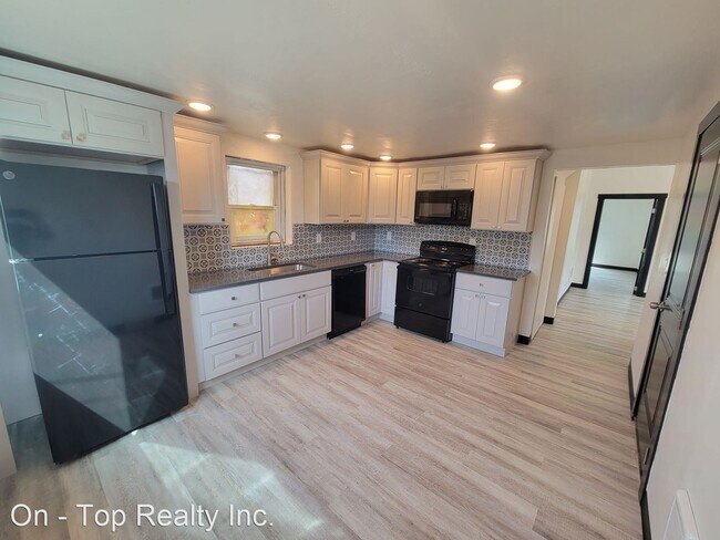 Building Photo - 3 br, 2 bath House - 437 S. Warren Ave.