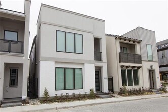 Building Photo - 6105 Echelon Way