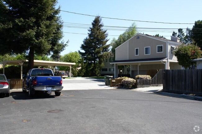 Foto del edificio - 820 Cedar St
