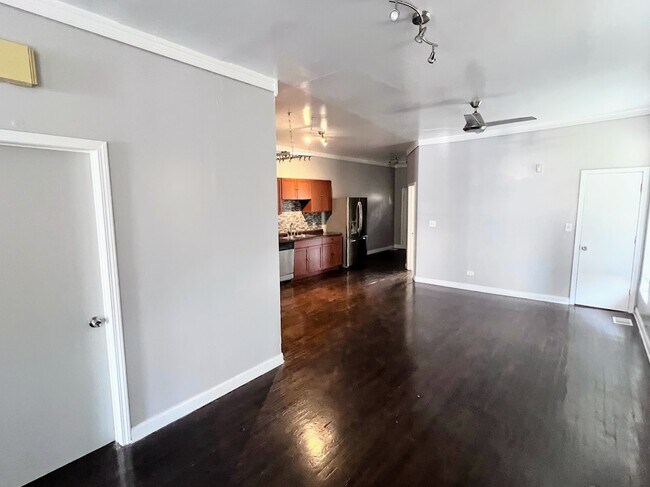 Building Photo - 2521 W Warren Blvd