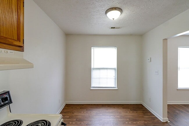 Building Photo - 8506 Standing Oak Dr