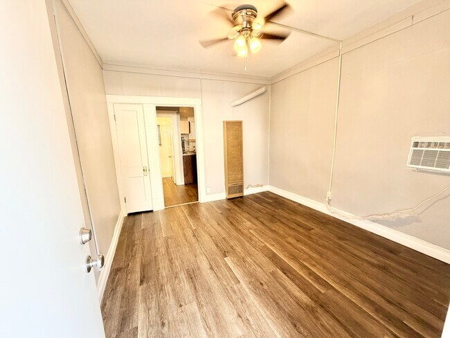 Foto del edificio - 1154 Dr W. J. Hodge St
