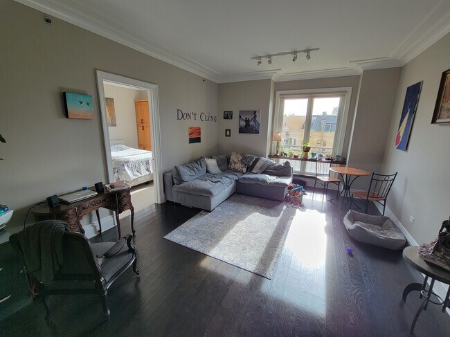 Foto del edificio - 2550 N Lakeview Ave