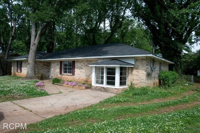 Building Photo - 3 br, 1.5 bath House - 3414 Grassfort Dr SW