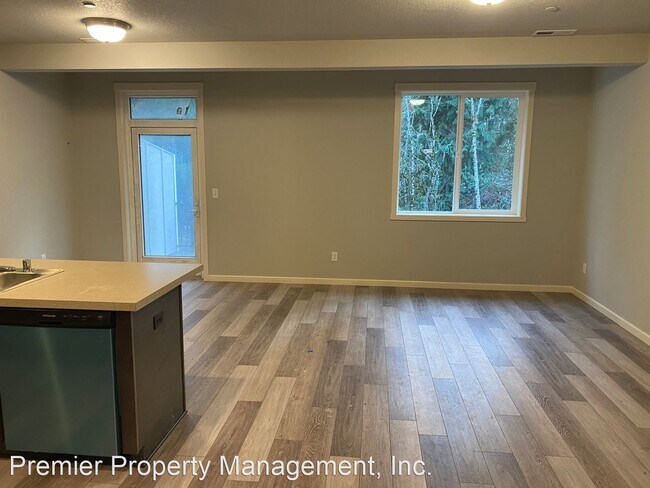 Building Photo - 3 br, 2.5 bath House - 211 Cloverdale Rd U...