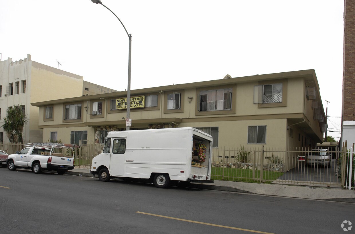 Foto del edificio - 228 S Mariposa Ave