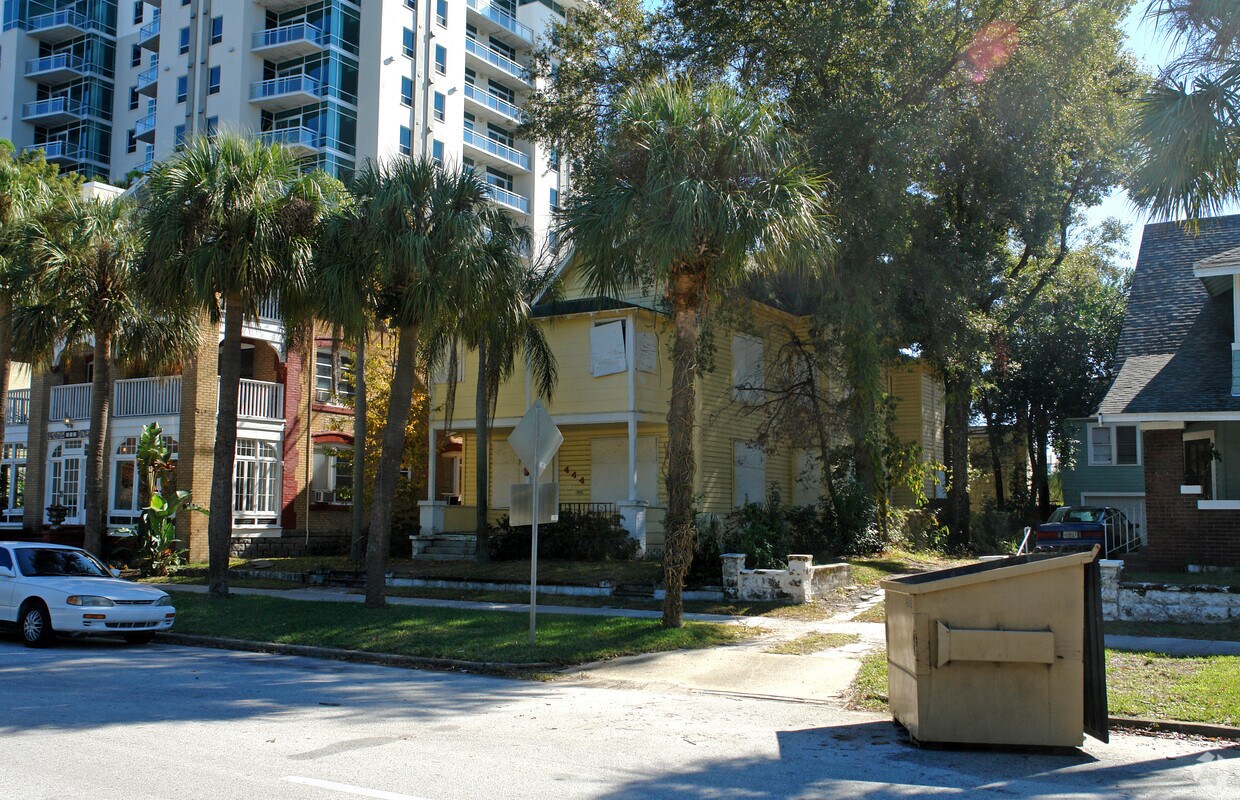Primary Photo - 444 4th Ave S