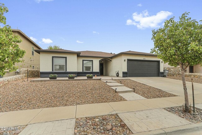 Building Photo - 6741 Crucero Del Sol Dr