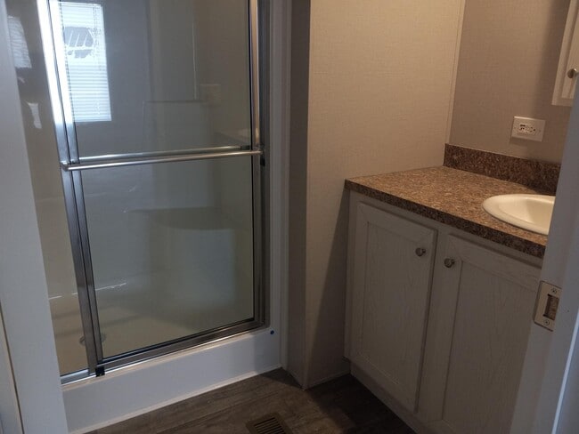 Foto del edificio - 134 Birch Ct