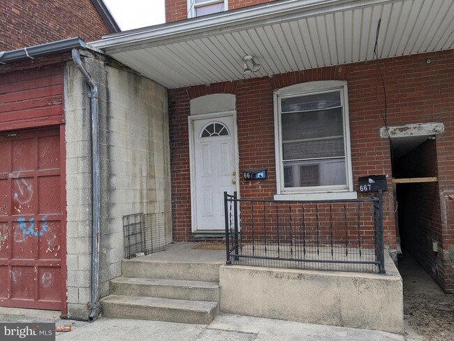 Foto del edificio - 667 W Mason Ave