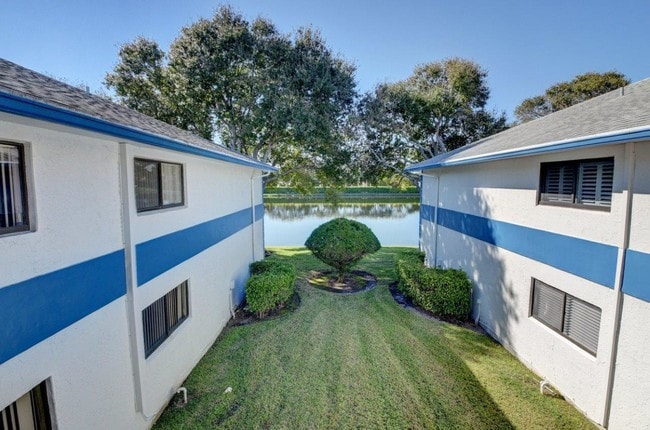 Building Photo - 15301 Pembridge Ave