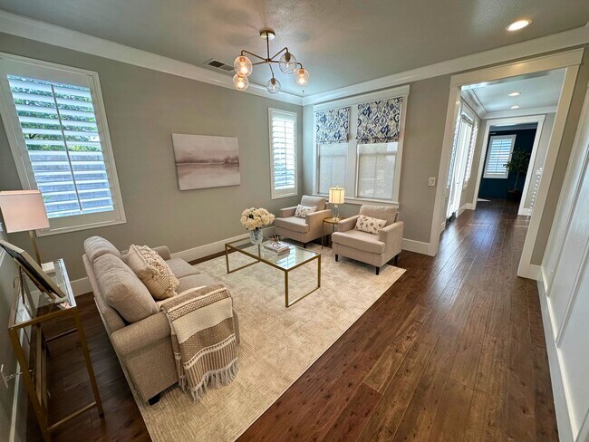 Foto del edificio - Stunning 4 Bedroom, 2.5 Bath Lawrence Ranch Home With Solar