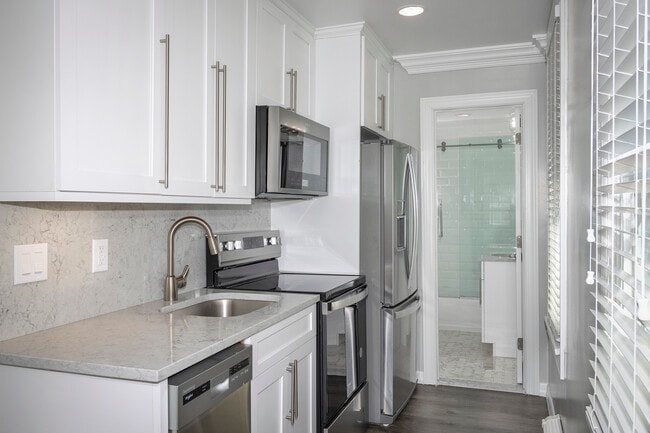 Building Photo - Fairfield Estates at Miller Place