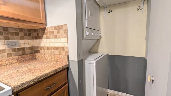 Foto del edificio - 1965 N Hicks Rd