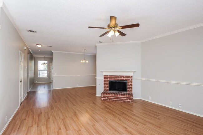 Foto del edificio - 8300 Orleans Ln