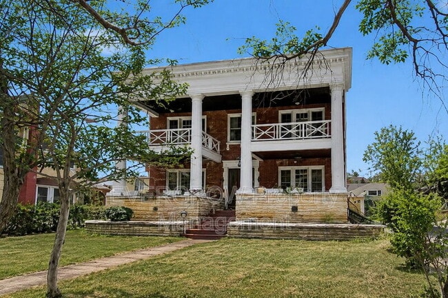 Building Photo - 945 Woodruff Place Middle Dr