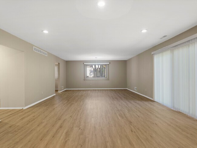 Foto del edificio - 26656 Farmbrook Villa Dr