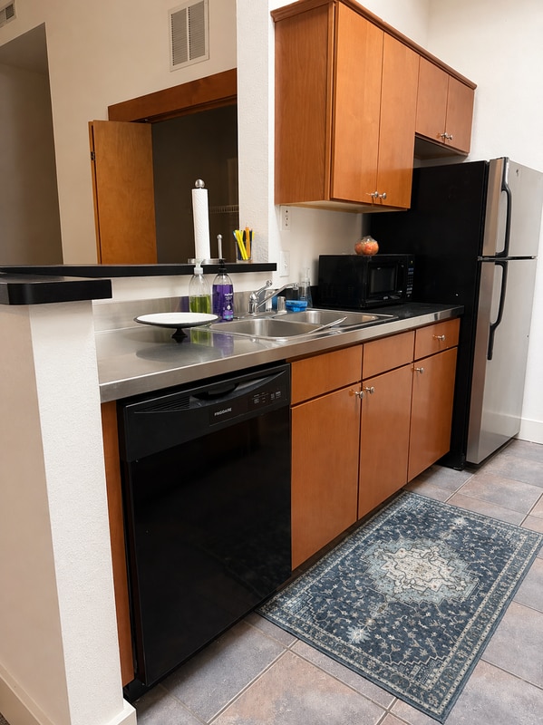 Building Photo - 10 W 10th St