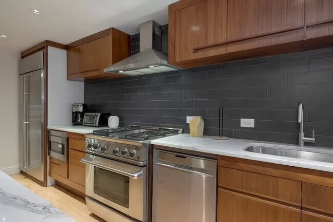 Building Photo - 235 W 139th St