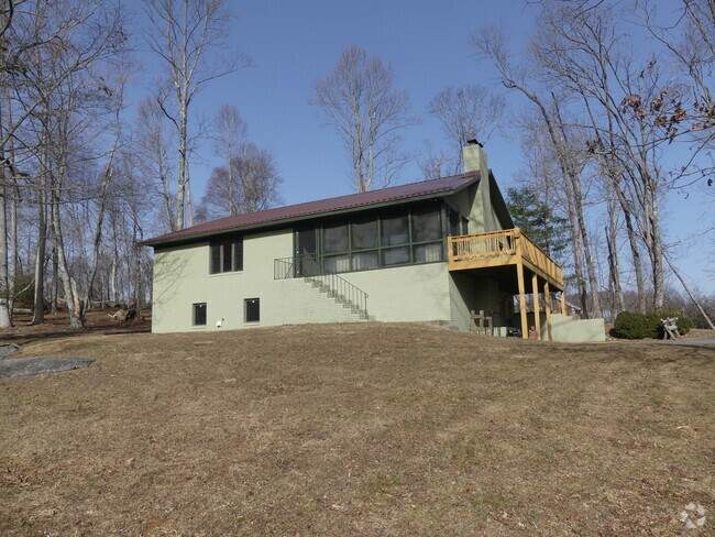 Building Photo - 416 Banks Mountain Dr