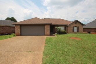 Building Photo - 103 Courtney Dr