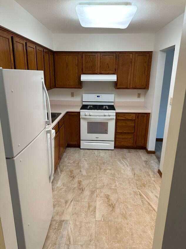 Kitchen - 64 Bridge St