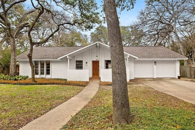 Building Photo - 9002 Collingwood Dr