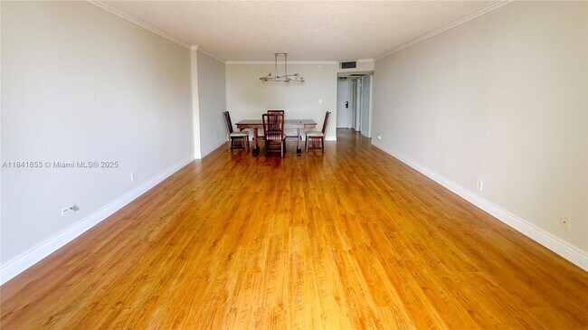 Building Photo - 18151 NE 31st Ct