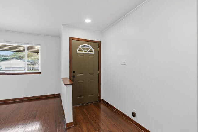 Foto del edificio - 5307 Poinciana Dr