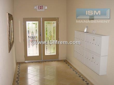 Foto del edificio - 4717 Elmwood Ave