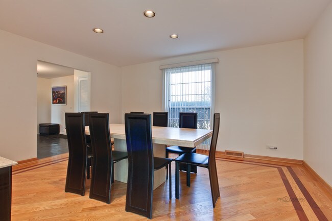 Foto del edificio - 1253 Carriage Ln