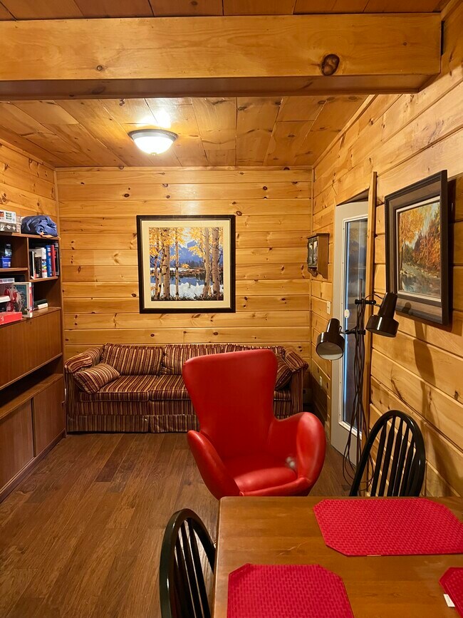 middle room - 37 Belle Hunt Rd