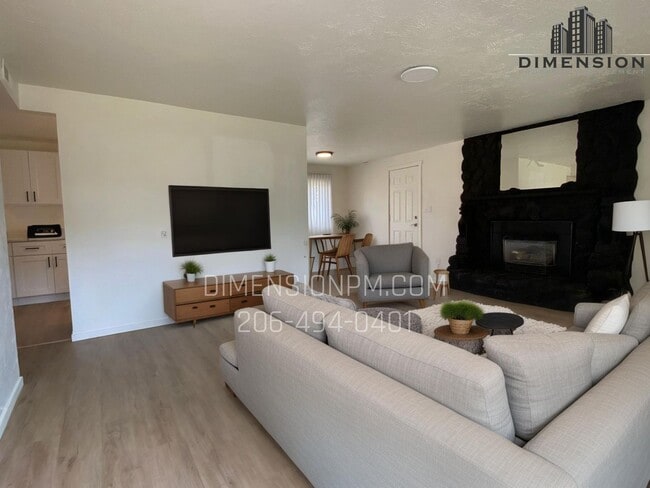 Foto del edificio - Modern 3-Bed, 1-Bath Home in Federal Way
