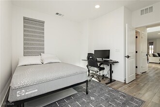 Building Photo - 6124 Redstone Hls Dr