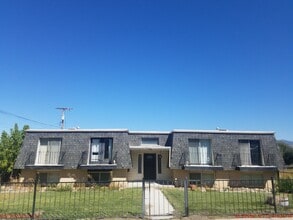 Building Photo - 556 W Vine St Building Photo - 556 W Vine St