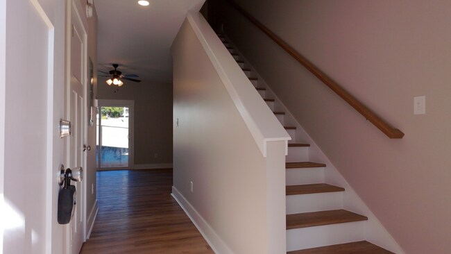 Foto del edificio - 231 Pineneedle Rd