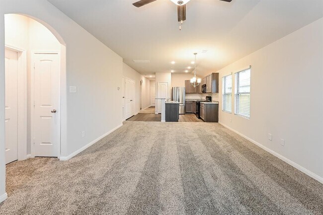 Building Photo - 25598 Roy Rogers Ct
