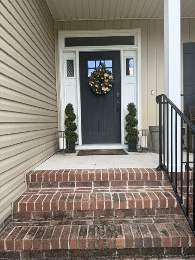 Foto del edificio - 207 Waverly Dr